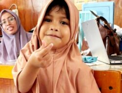 Senyum Pertama Raisya di Bangku Sekolah Berkat Program SI ADE